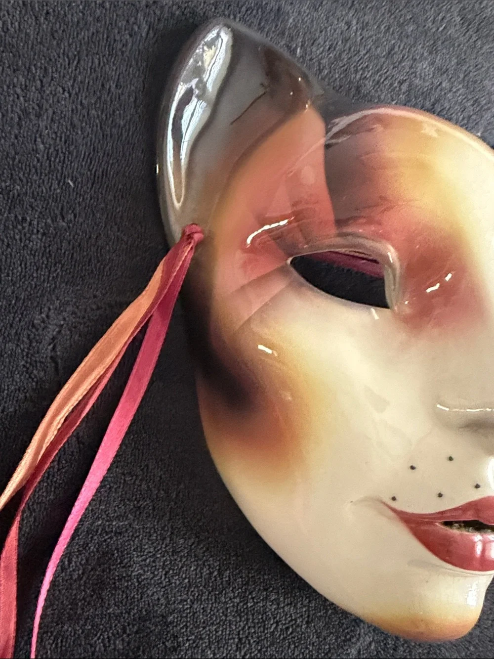 Vintage 1988 Hand-Painted Ceramic Cat Mask in Peach-Pink Gradient by Clay Art